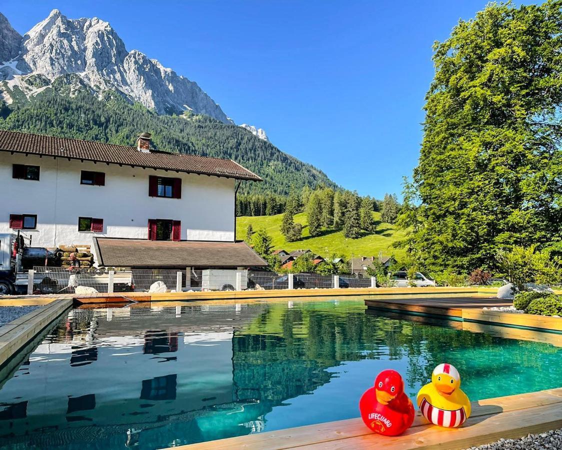 Bayern Resort Hotel - Adults Only - Mit Zugspitzblick - Eibsee-Naehe - Wellnessbereich - Naturpool Im Sommer Grainau Exterior foto
