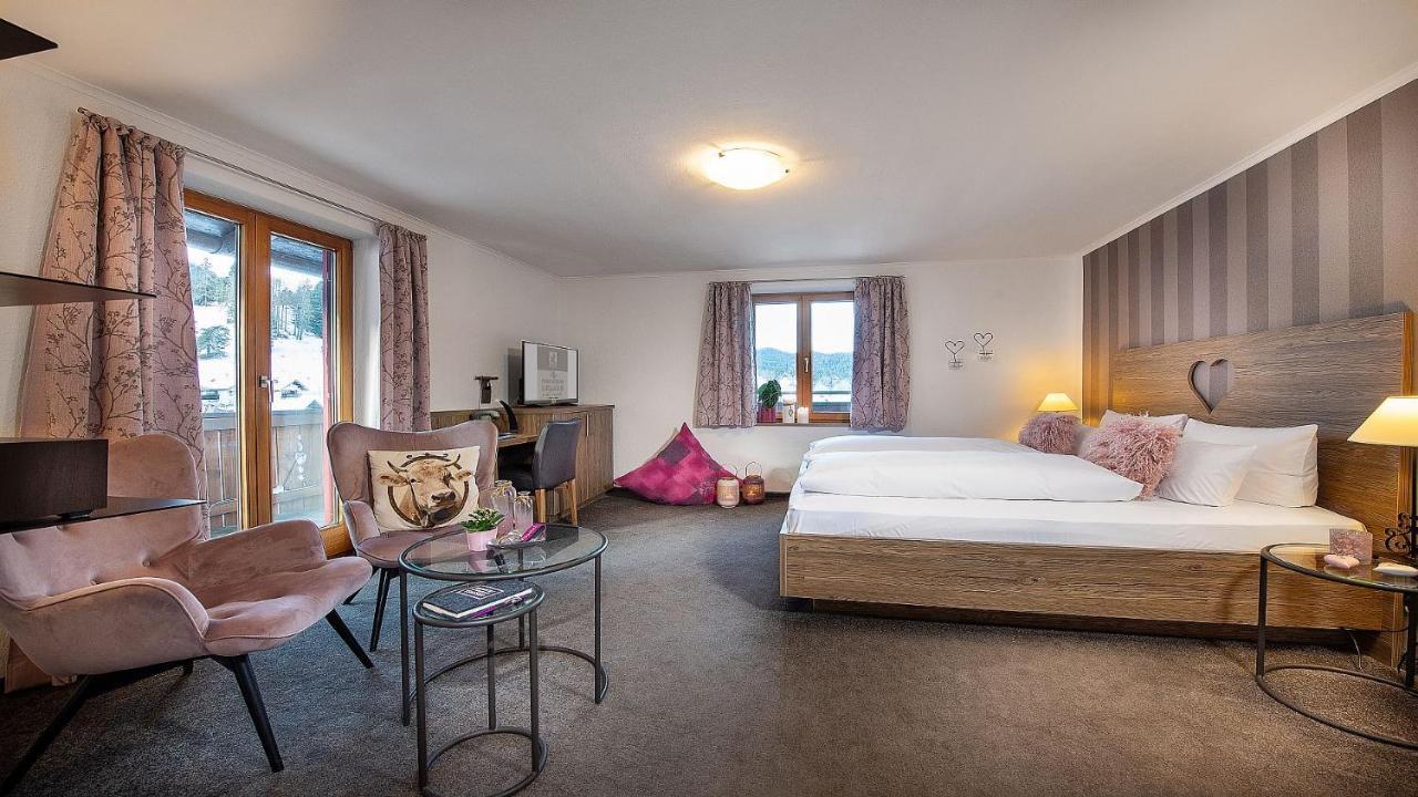 Bayern Resort Hotel - Adults Only - Mit Zugspitzblick - Eibsee-Naehe - Wellnessbereich - Naturpool Im Sommer Grainau Exterior foto
